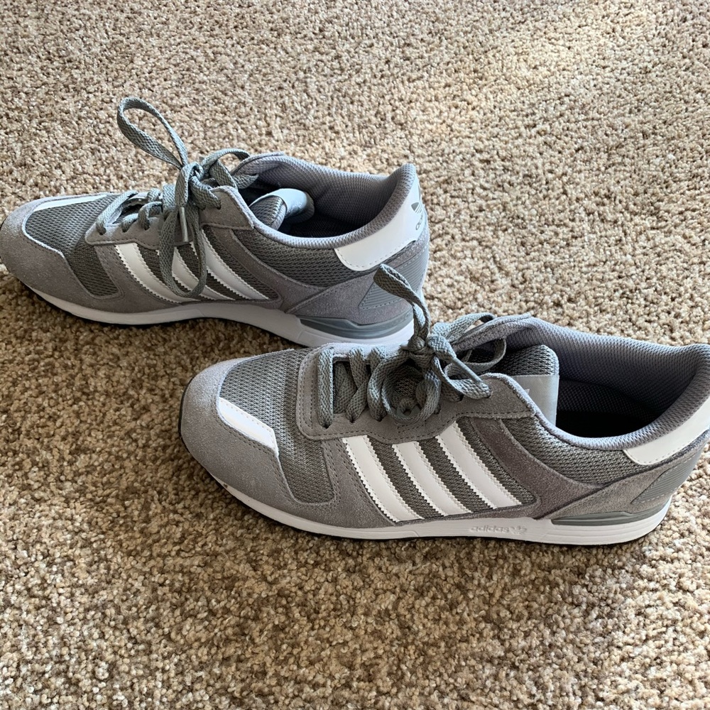 adidas ZX 700 Trainer